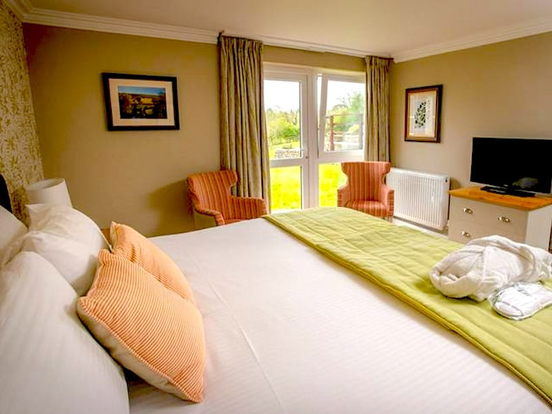 The Peveril of the Peak - Bedroom